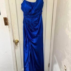 Elegant Blue Evening Gown